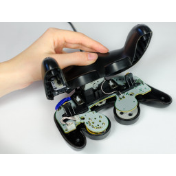 Замена задней панели контроллера Nintendo GameCube